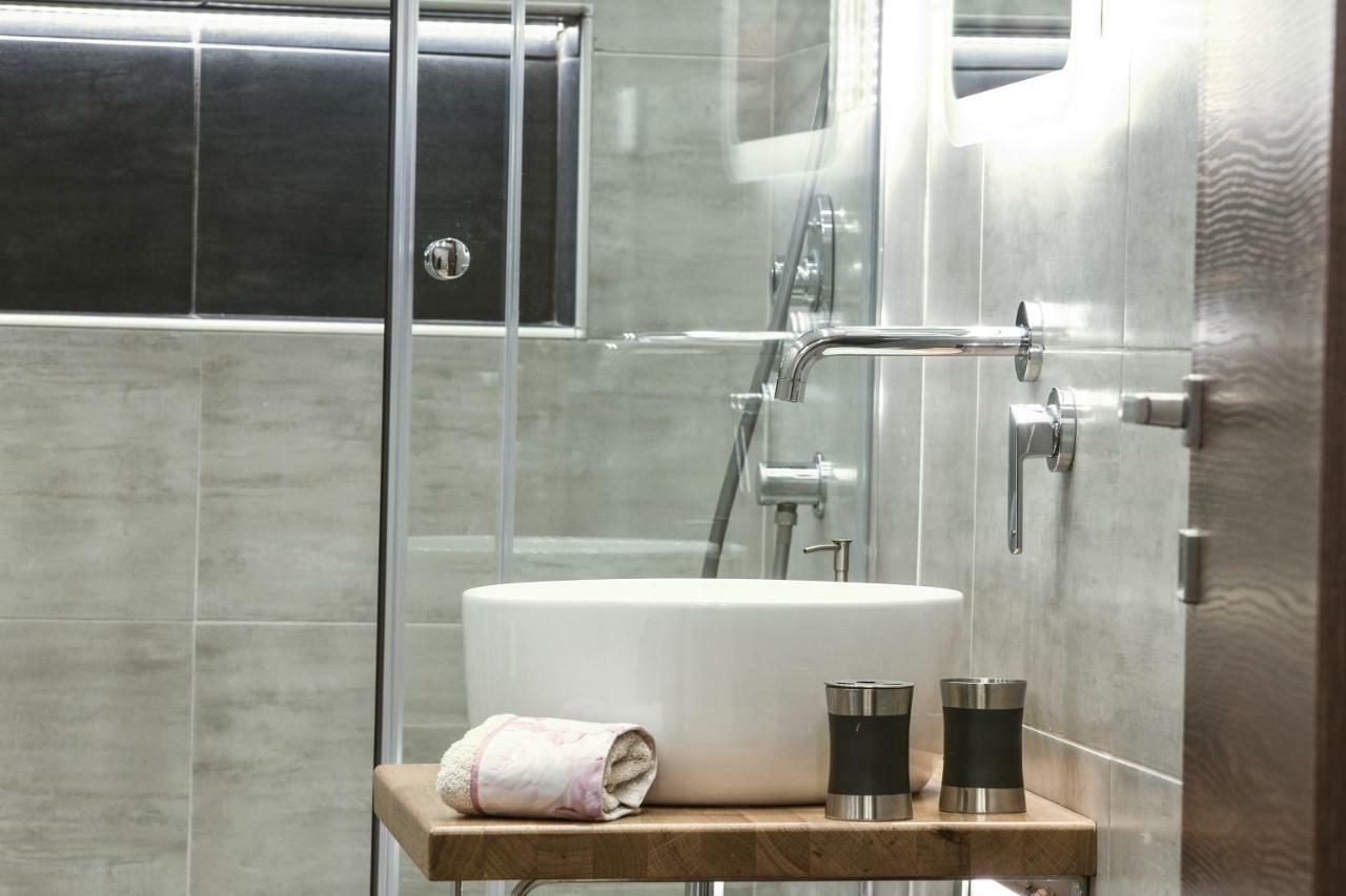 Adell Luxury Apartments カヴァラ エクステリア 写真