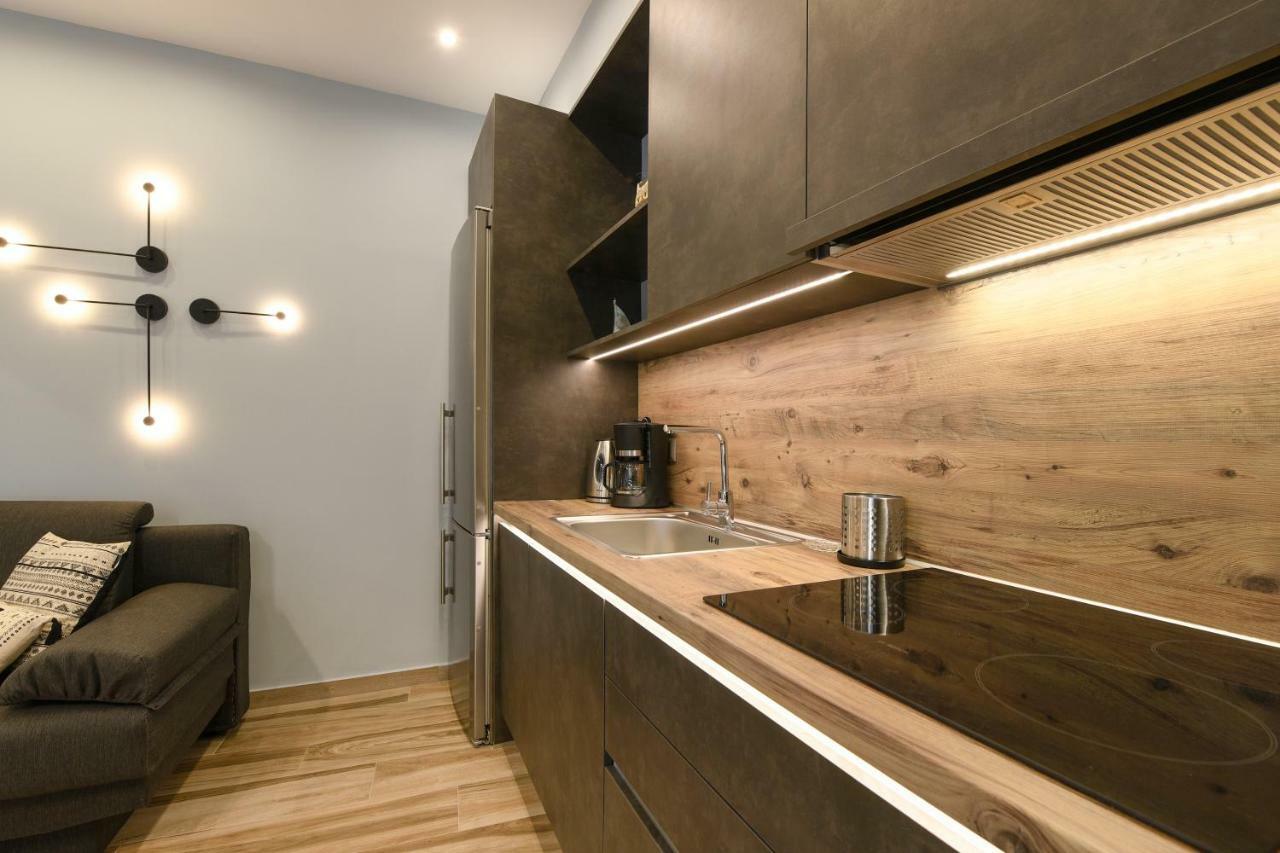 Adell Luxury Apartments カヴァラ エクステリア 写真